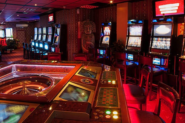 Mega Moolah game interface on kuta4d platform showing reel symbols and jackpot meters